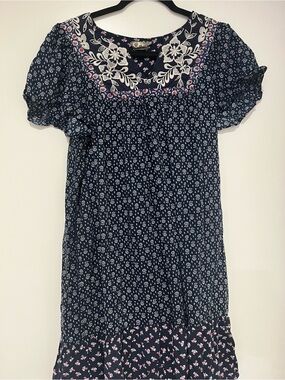 Women’s Navy Floral Embroidered Short Sleeve Dress
